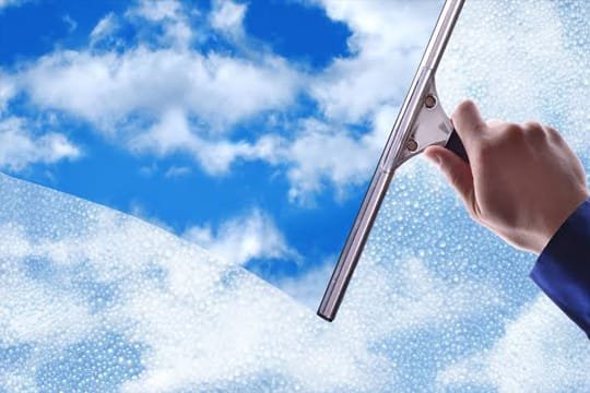 glass clean wiping