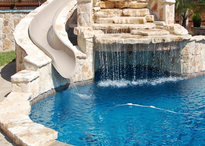 swimming pool clean