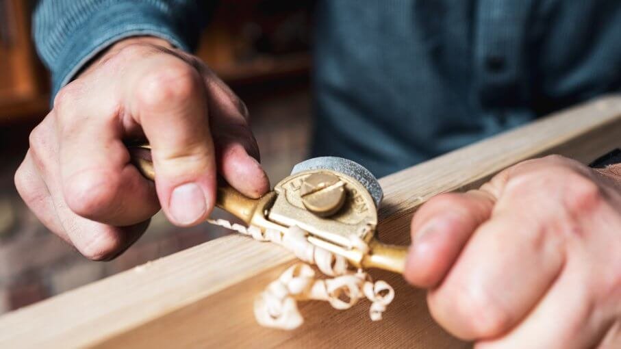 Best Polish Furniture Repair Sharjah, Dubai, Abu Dhabi 2022