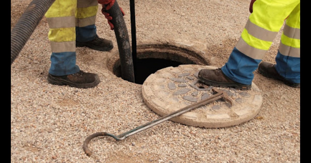 Top Signs That You Need Drainage Unblocking Services: